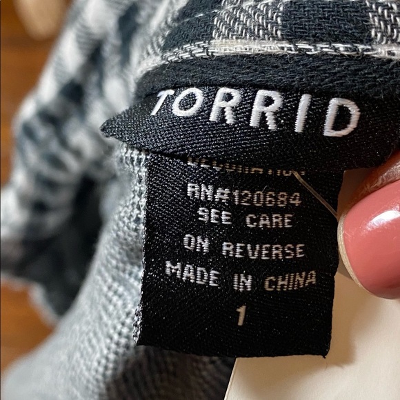 Torrid plaid shirt - Picture 5 of 6